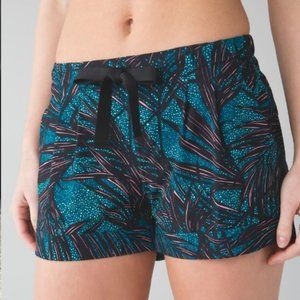 Lululemon Spring Break Away Short II - Tofino Teal